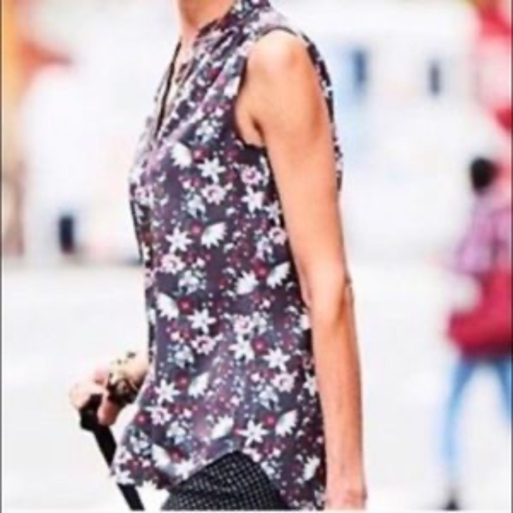 CABI 5210 Plaza Gray Red Floral Sleeveless Blouse Size Medium